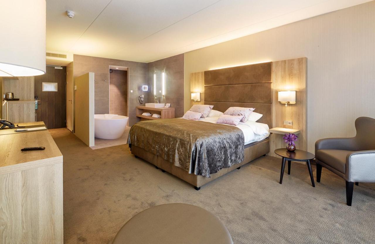 Superior Double Room Open Bathroom
